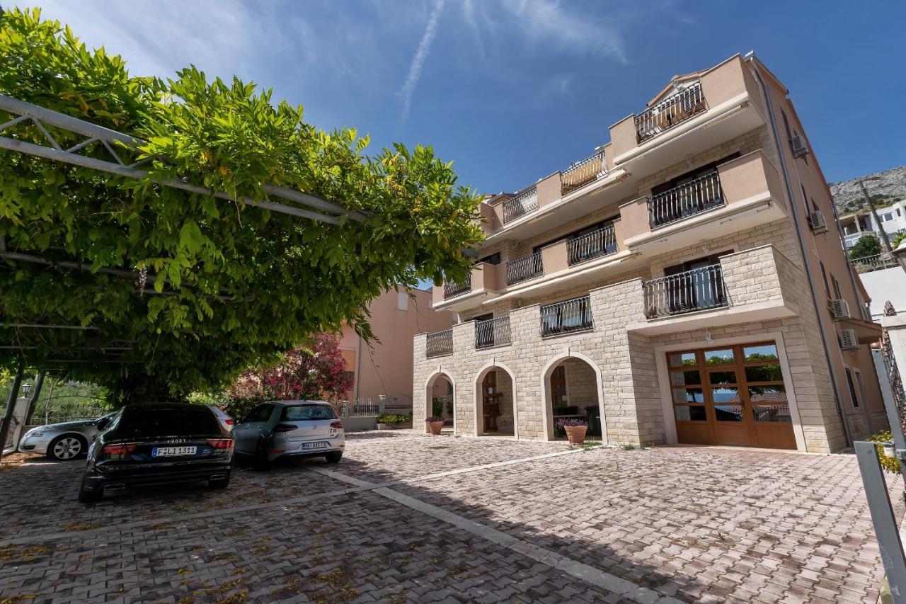 Guest House Lazeta Duce Exterior photo