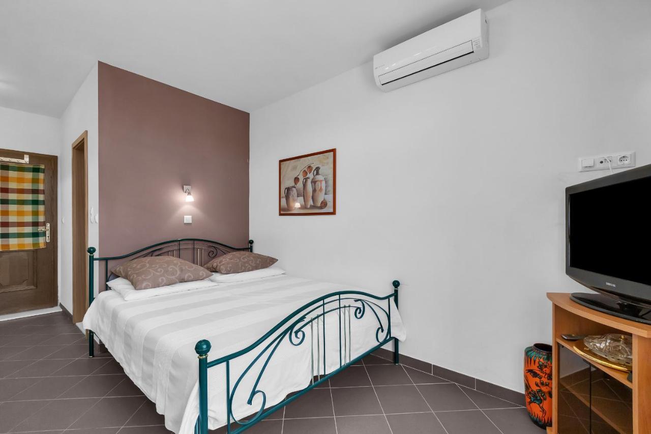 Guest House Lazeta Duce Exterior photo