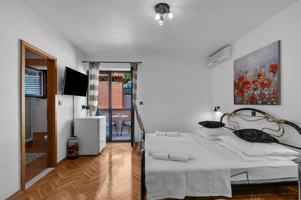 Guest House Lazeta Duce Exterior photo